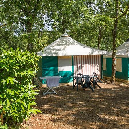 Camping Au Bois Dormant Hotel Chauffour-sur-Vell ภายนอก รูปภาพ