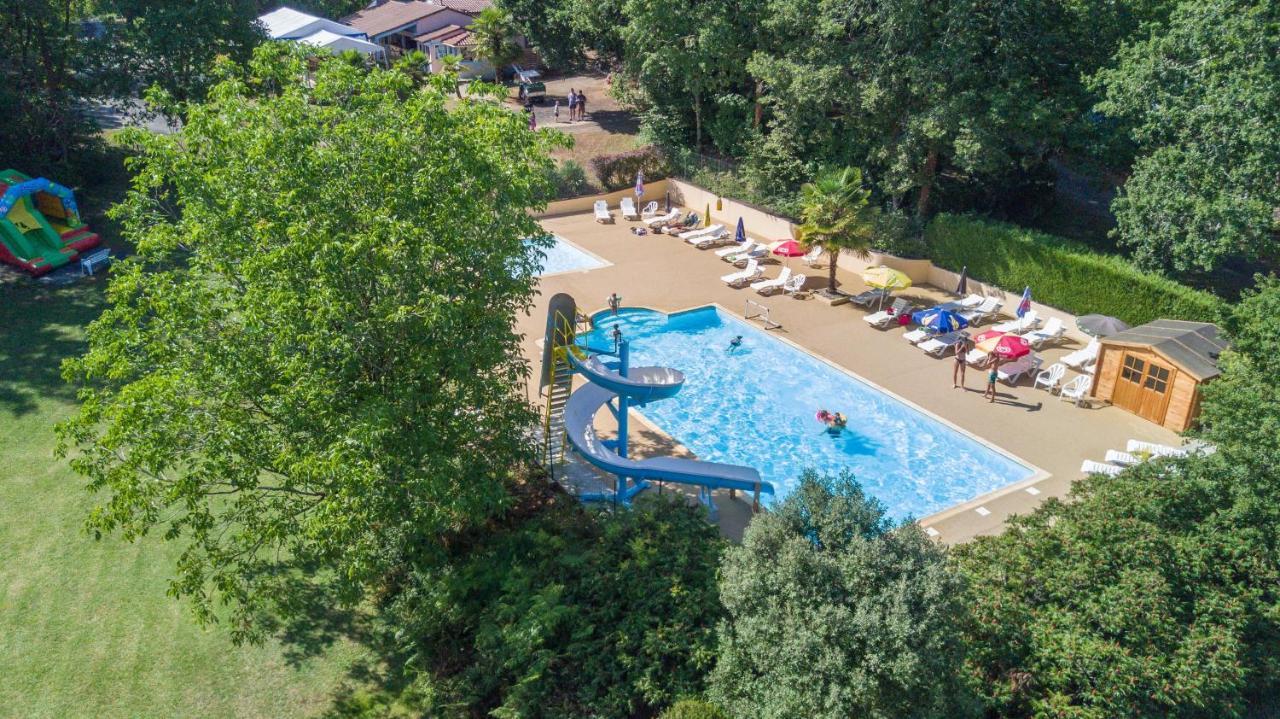 Camping Au Bois Dormant Hotel Chauffour-sur-Vell ภายนอก รูปภาพ