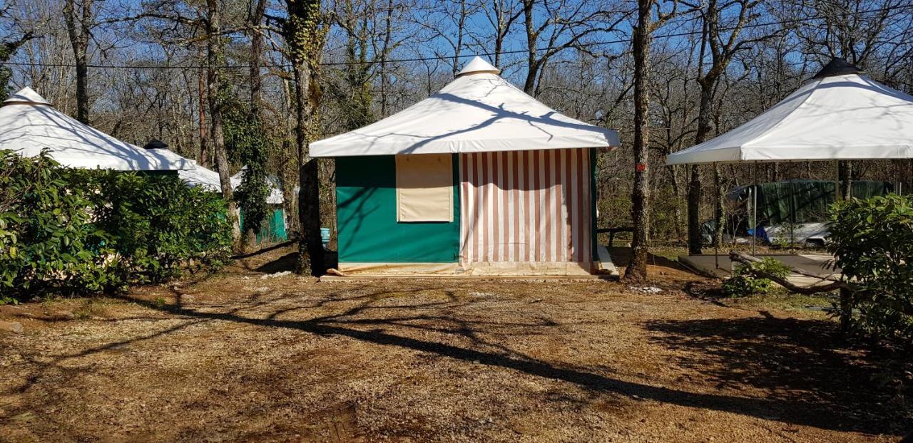 Camping Au Bois Dormant Hotel Chauffour-sur-Vell ภายนอก รูปภาพ