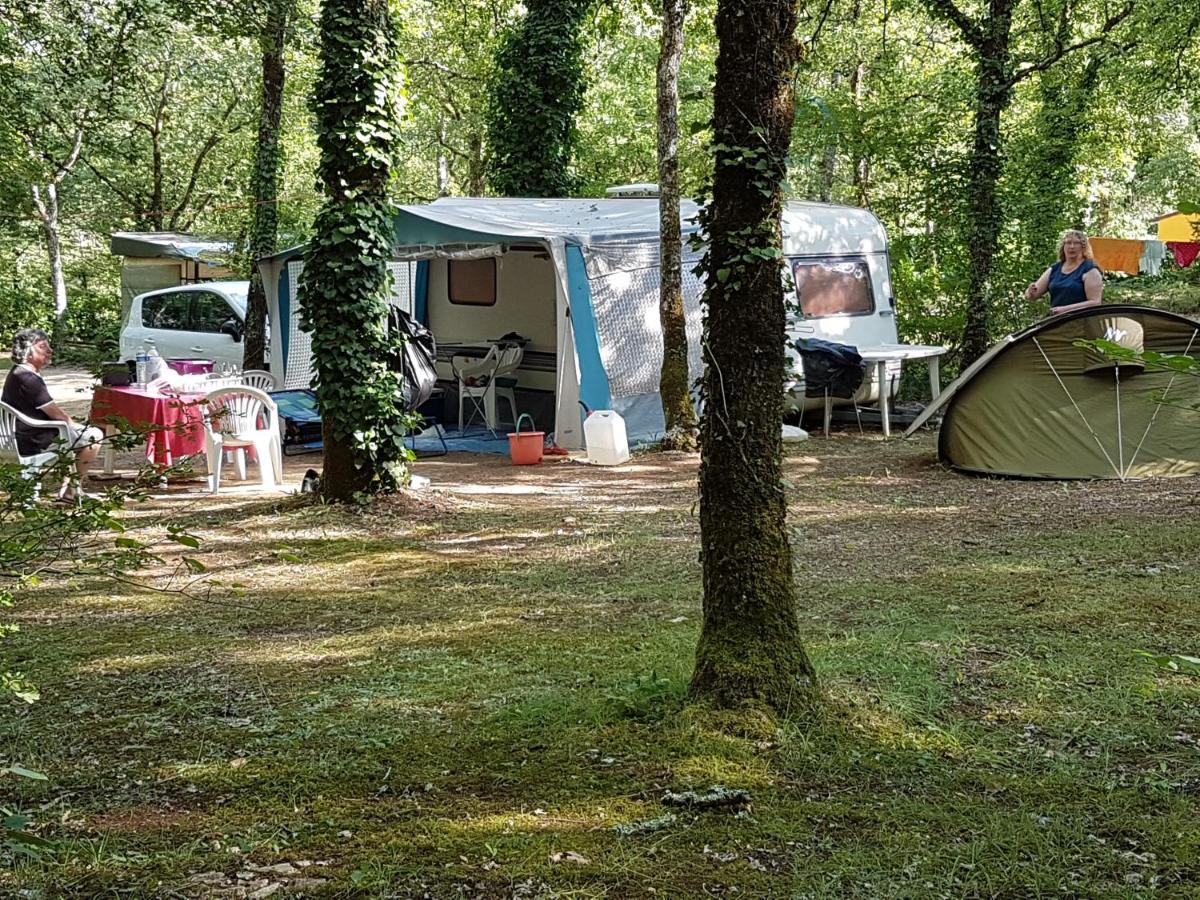 Camping Au Bois Dormant Hotel Chauffour-sur-Vell ภายนอก รูปภาพ
